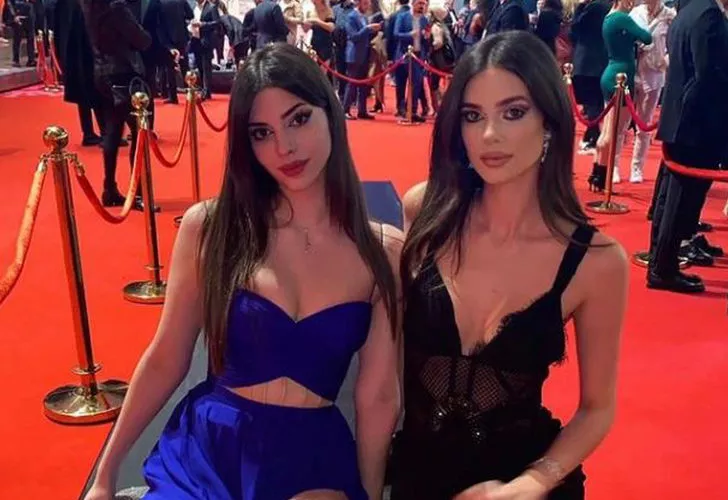 Derin Talu’dan Derin Yırtmaçlı Poz