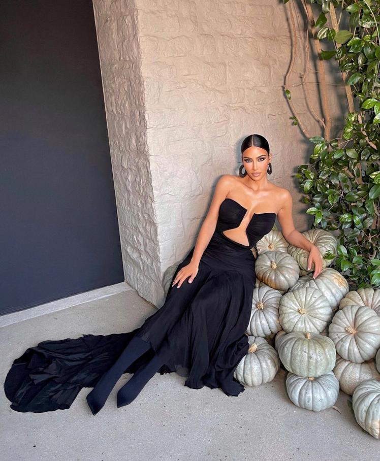 Kim Kardashian, Met Gala’ya Marilyn Monroe’nun İkonik Elbisesi İle Katıldı