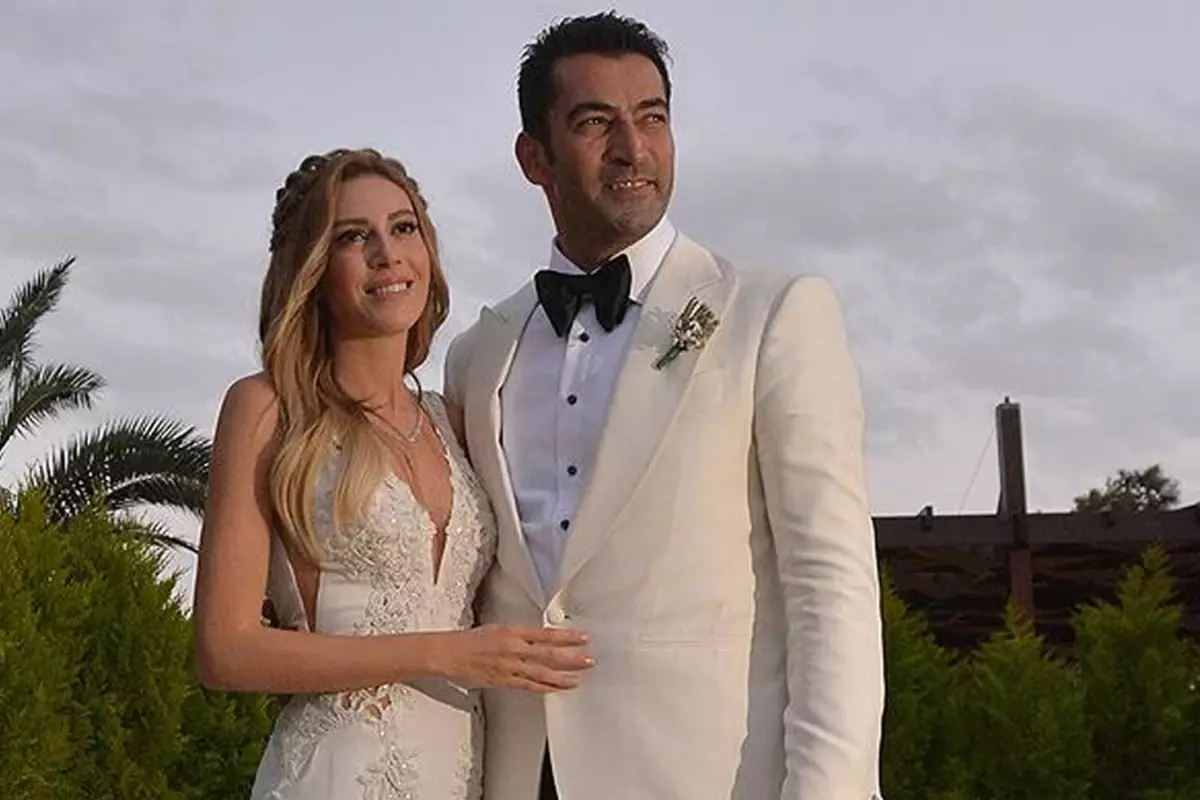 Sinem Kobal ve Kenan İmirzalıoğlu Boşanıyor mu? İlk Açıklama Geldi